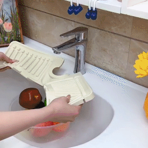 FREE Kitchen Sink Silicone Splash Guard